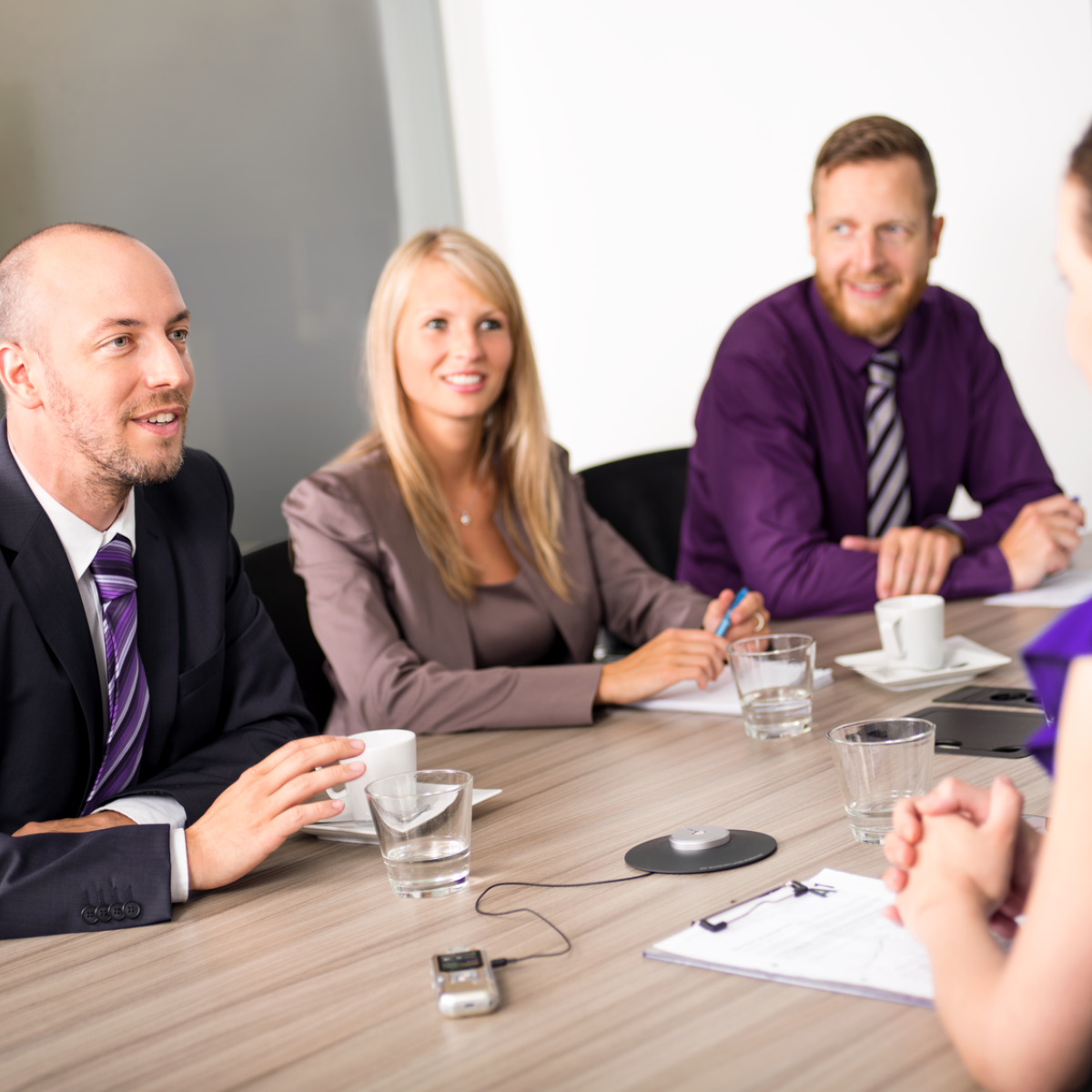 Meeting and conference recording microphones for group discussions and interviews